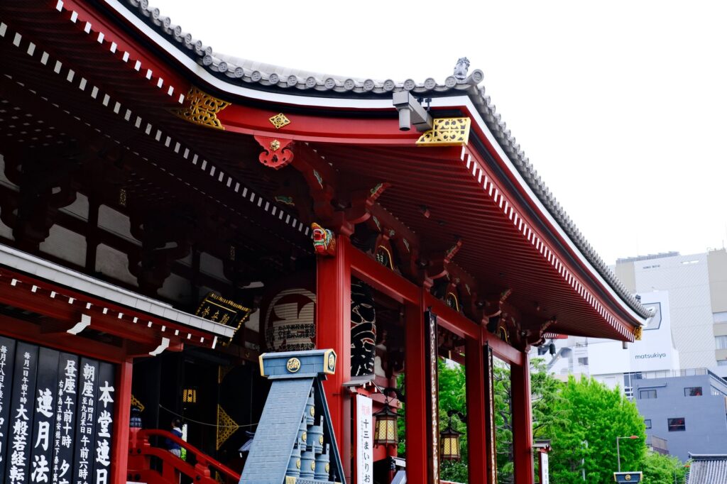 El Renacimiento de la Xilografía Japonesa: Madera, Gubia y Memoria en los Talleres de Asakusa