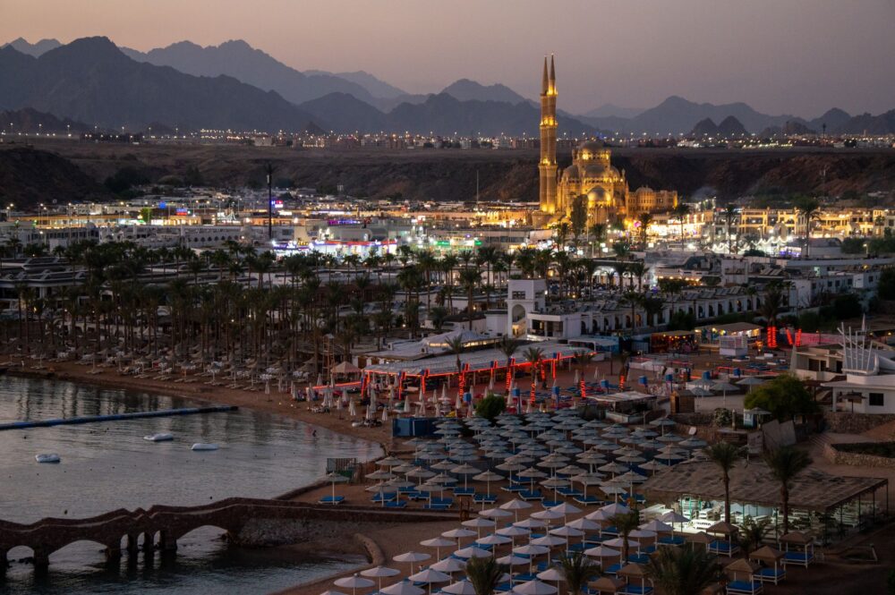 Alianza estratégica en el Arabian Travel Market: el impulso cultural y turístico de Ajman