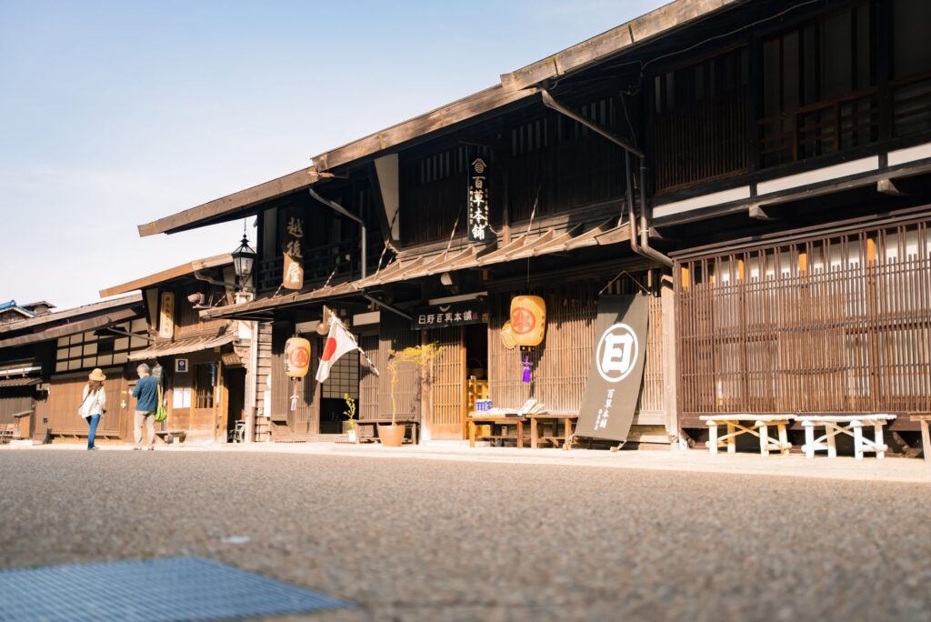El sendero de los siete manantiales: el arte del bienestar descalzo en Kinosaki Onsen