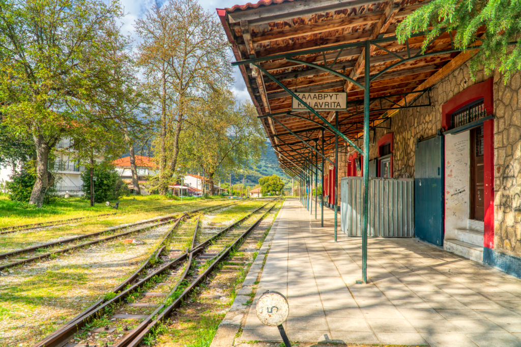 El laberinto ferroviario de la Puna argentina: trocha angosta, locomotoras diésel y la frágil conectividad del Tren a las Nubes