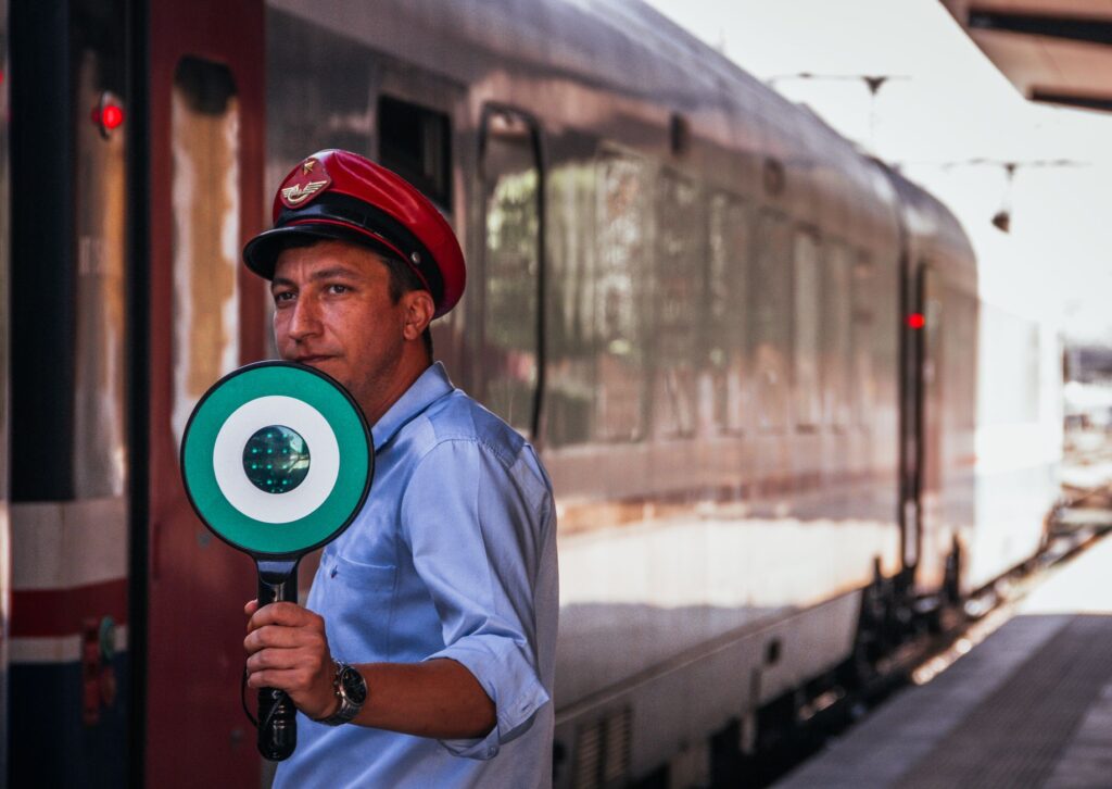 El laberinto ferroviario de la alta montaña de los Balcanes: puentes de celosía, talleres centenarios y la frágil conectividad de la línea de Belgrado a Bar