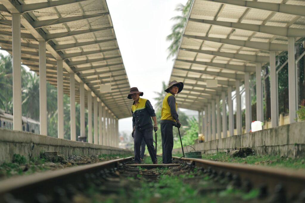 El latido intermodal de la región de Westland: Ferrocarriles alpinos, pasos de alta montaña y la frágil conectividad de la Costa Oeste de Nueva Zelanda