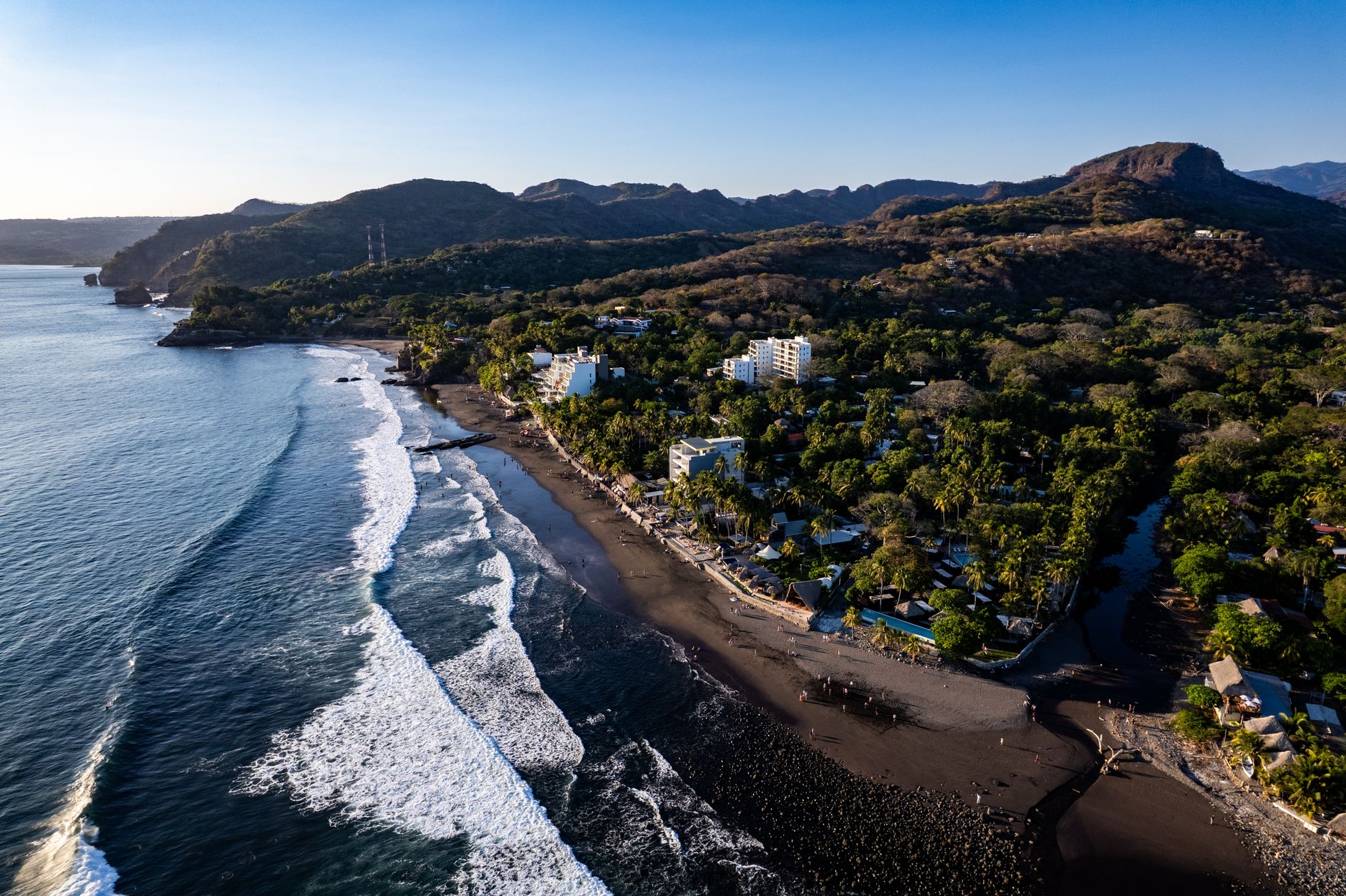 El costo invisible del paraíso: cuando el ecoturismo devora la naturaleza que promete salvar
