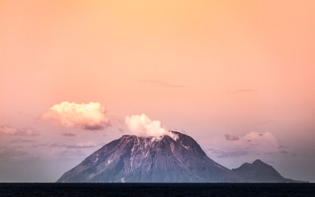 El Guardián Verde de Sorsogon: El Parque Natural del Volcán Bulusan como Epicentro del Ecoturismo