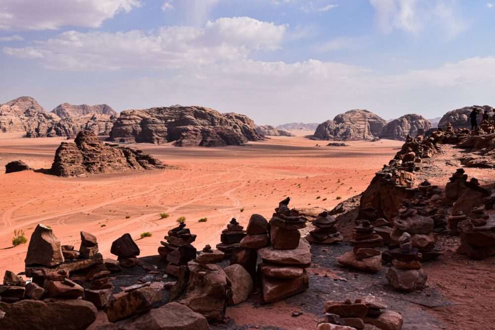 La Travesía del Jordan Trail: Guía de Expedición y Senderismo por los Desiertos y Cañones del Reino Hachemita