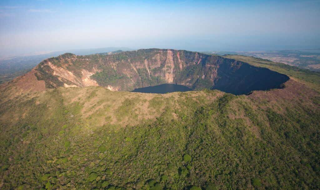 El rugido de la ceniza: Descenso extremo por las faldas del Cerro Negro