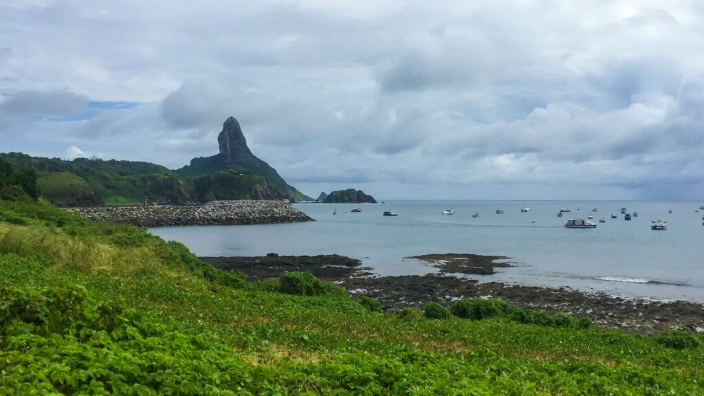 El Archipiélago de Fernando de Noronha: Ecosistema Marino, Sostenibilidad y Conservación en el Atlántico Brasileño