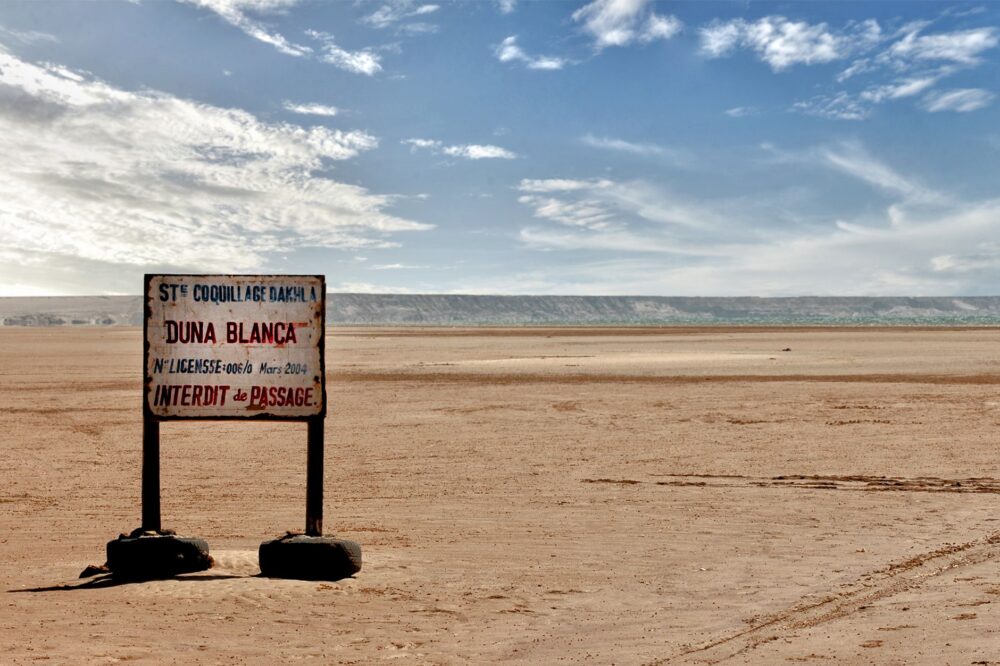 El laberinto de las dunas y el hierro: la odisea logística del Ferrocarril del Desierto en Mauritania