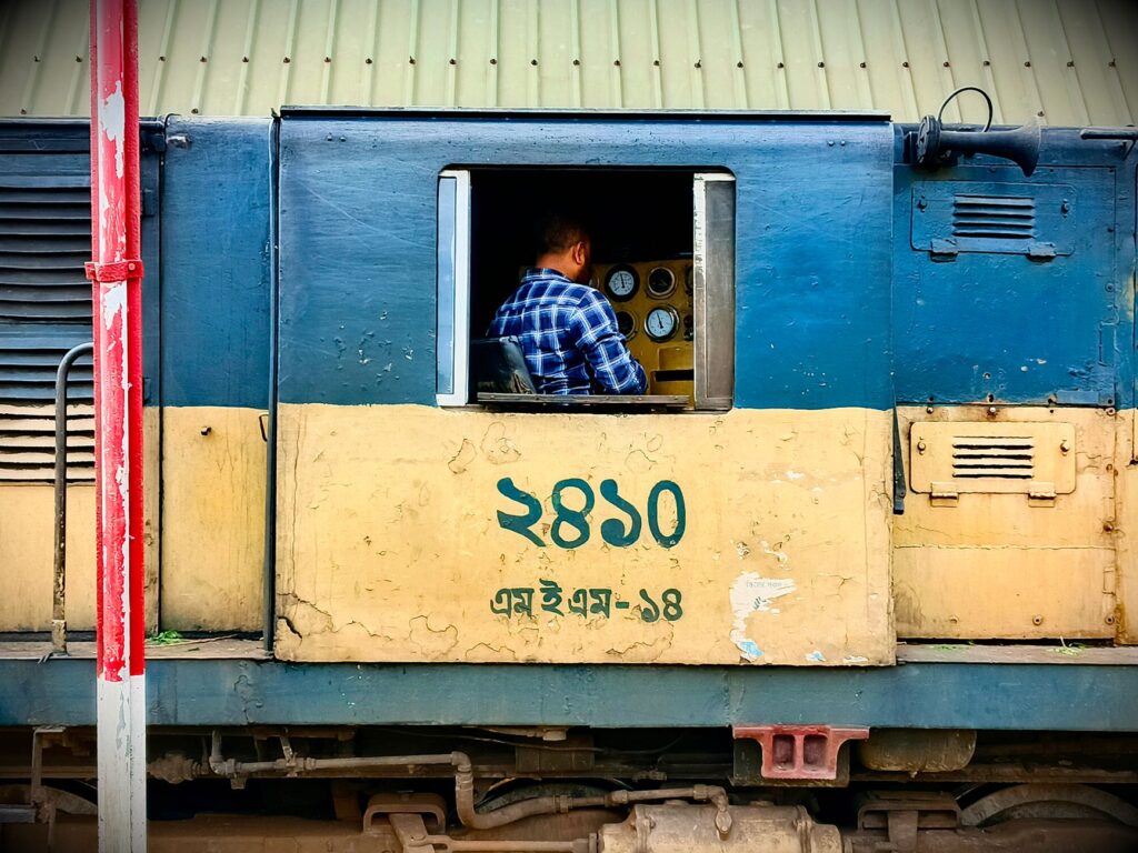 La Travesía del Ferrocarril Trans-Andino Austral: Guía de Expedición y Logística Ferroviaria por las Alturas de la Cordillera