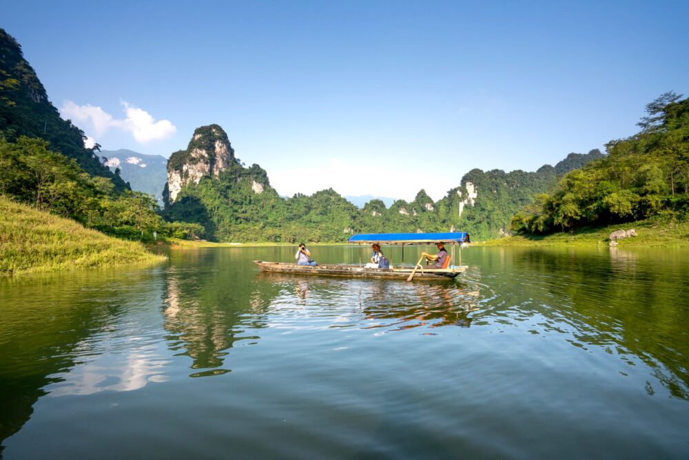 El despertar verde de Laos: Cómo el ecoturismo redefine el desarrollo en el Sudeste Asiático