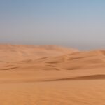¿Cómo se domestica el acero sobre las dunas móviles del Namib? La ingeniería del desierto y la logística del corredor de Walvis Bay