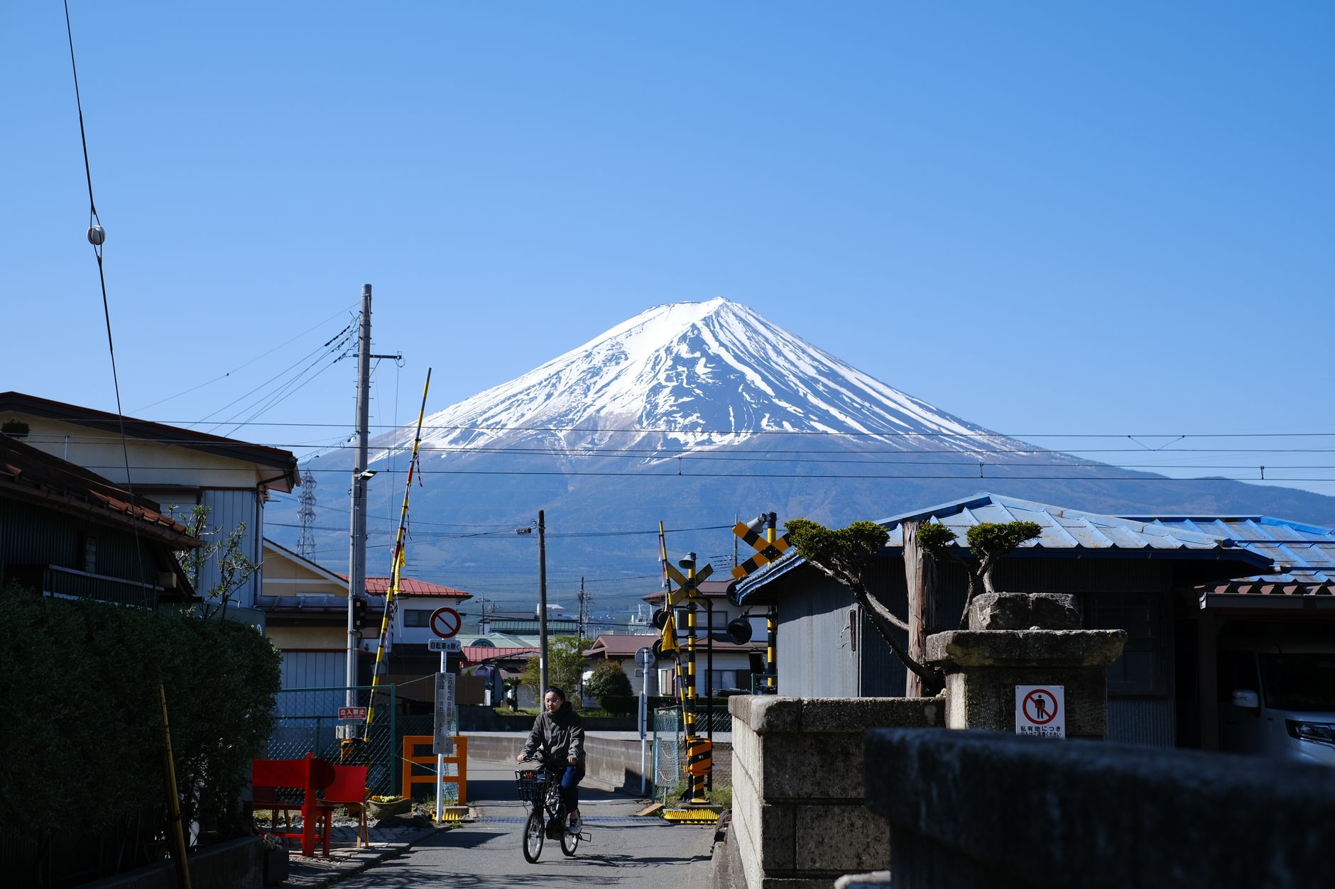 El Shinkansen y la red ferroviaria de alta velocidad de Japón: Ingeniería, puntualidad y conectividad turística