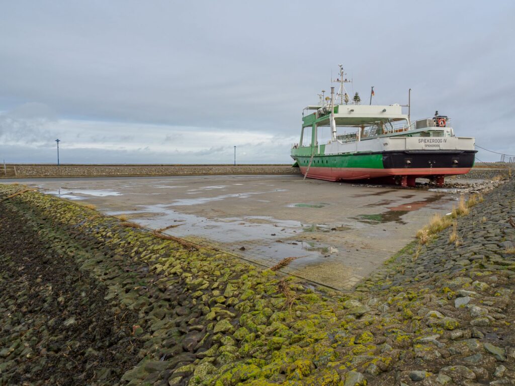 Navegación en el Mar de los Wadden: Guía Marítima y Travesía de Mareas entre las Islas Frisias