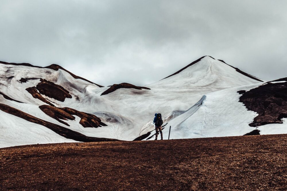 La Travesía del Sentero de Laugavegur en Islandia: Guía de Expedición y Senderismo por las Tierras Altas Volcánicas