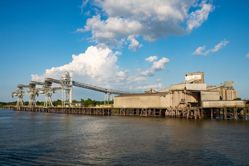 El laberinto de la trocha centenaria: ingeniería ferroviaria y la conectividad fluvial en el corazón de Senegal