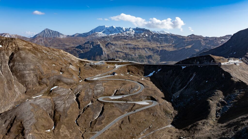 El refugio de la marmota alpina en el Parque Nacional de los Ecrins: biología, madrigueras y conservación en los Altos Alpes