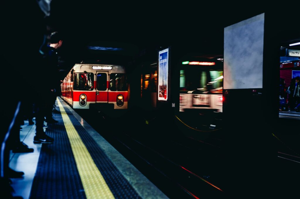 El Renacimiento de los Trenes Nocturnos: Raíles, Litera y Memoria en las Rutas Trans Europeas