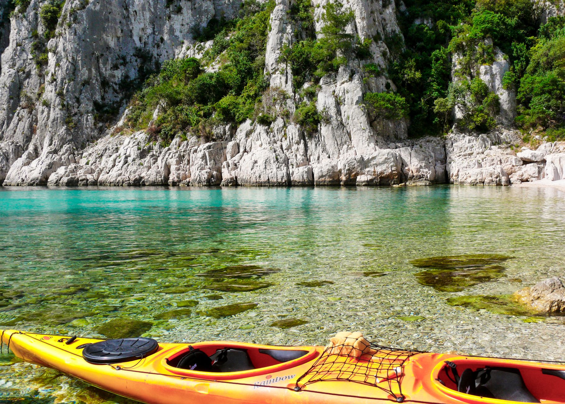 La Travesía del Archipiélago de las Kornati en Kayak de Mar: Guía de Expedición y Navegación por el Laberinto de Piedra del Adriático