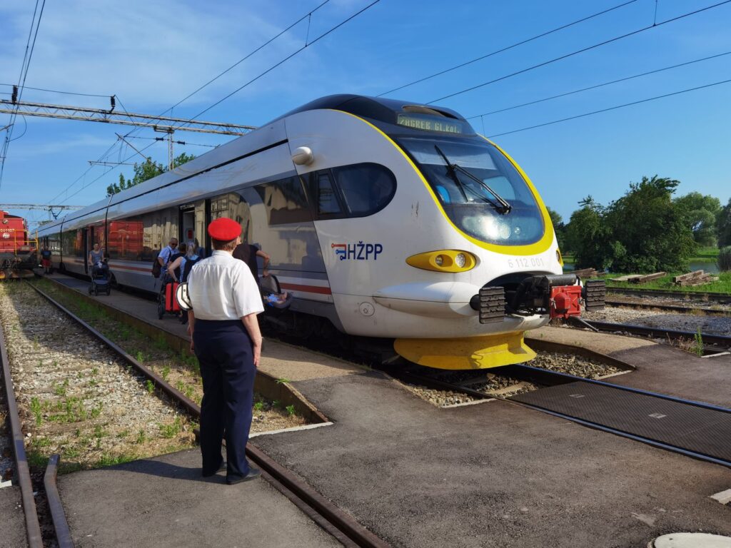 El laberinto verde de los Balcanes: cómo el ecoturismo ferroviario rescata la línea histórica de Mostar a Sarajevo