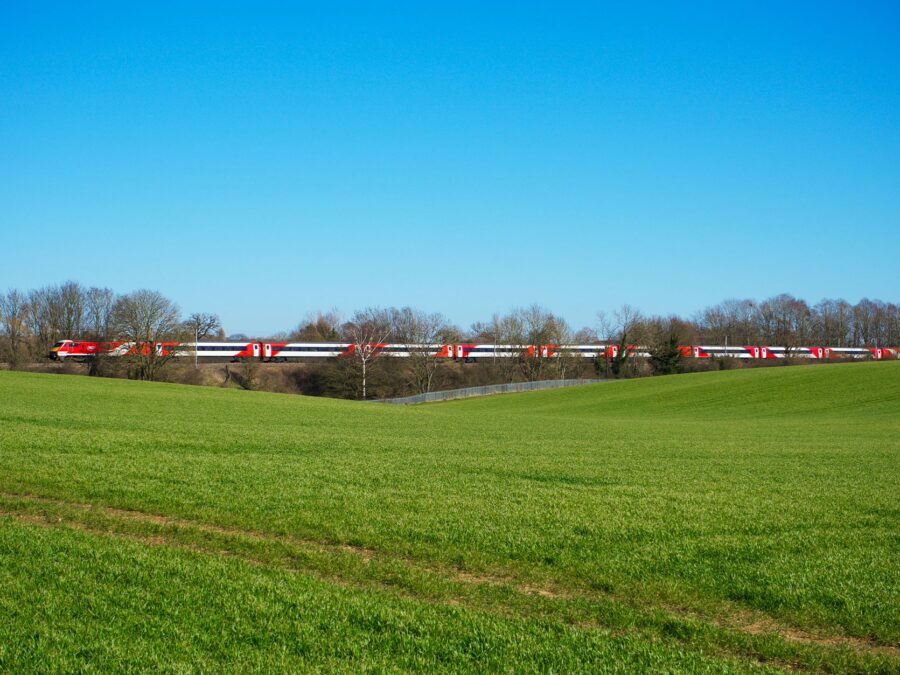 Guía Definitiva del Ferrocarril Europeo: Estrategias, Rutas Nocturnas y Conexiones para el Viajero Contemporáneo
