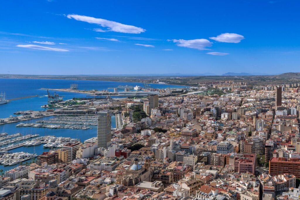 Alicante redefine su horizonte: la apuesta por un turismo de alta gama y sostenibilidad urbana