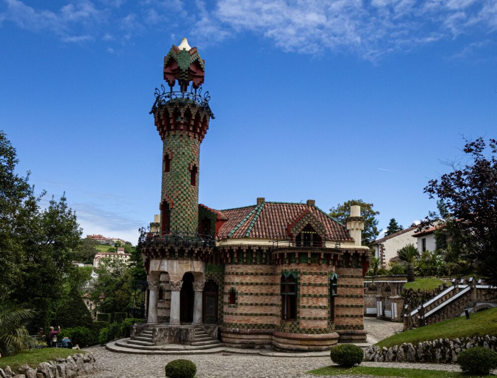 El silencio milenario de los baños termales de Vichy: hidroterapia centenaria y arquitectura termal en el corazón de Auvernia