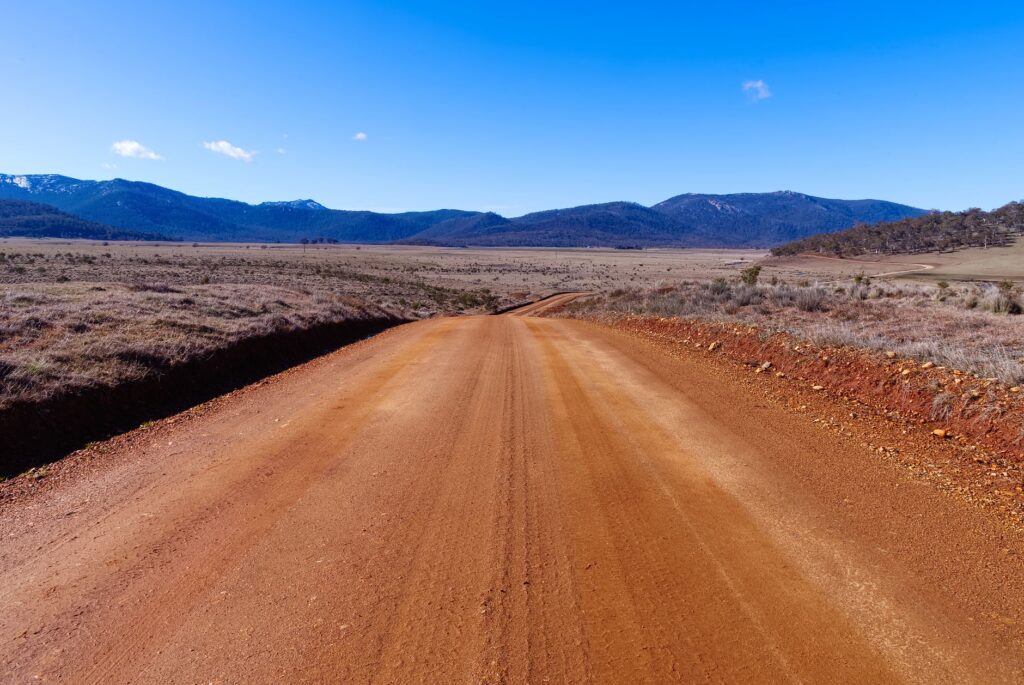 La columna de acero del Outback: Ingeniería, historia y el milagro logístico de El Ghan