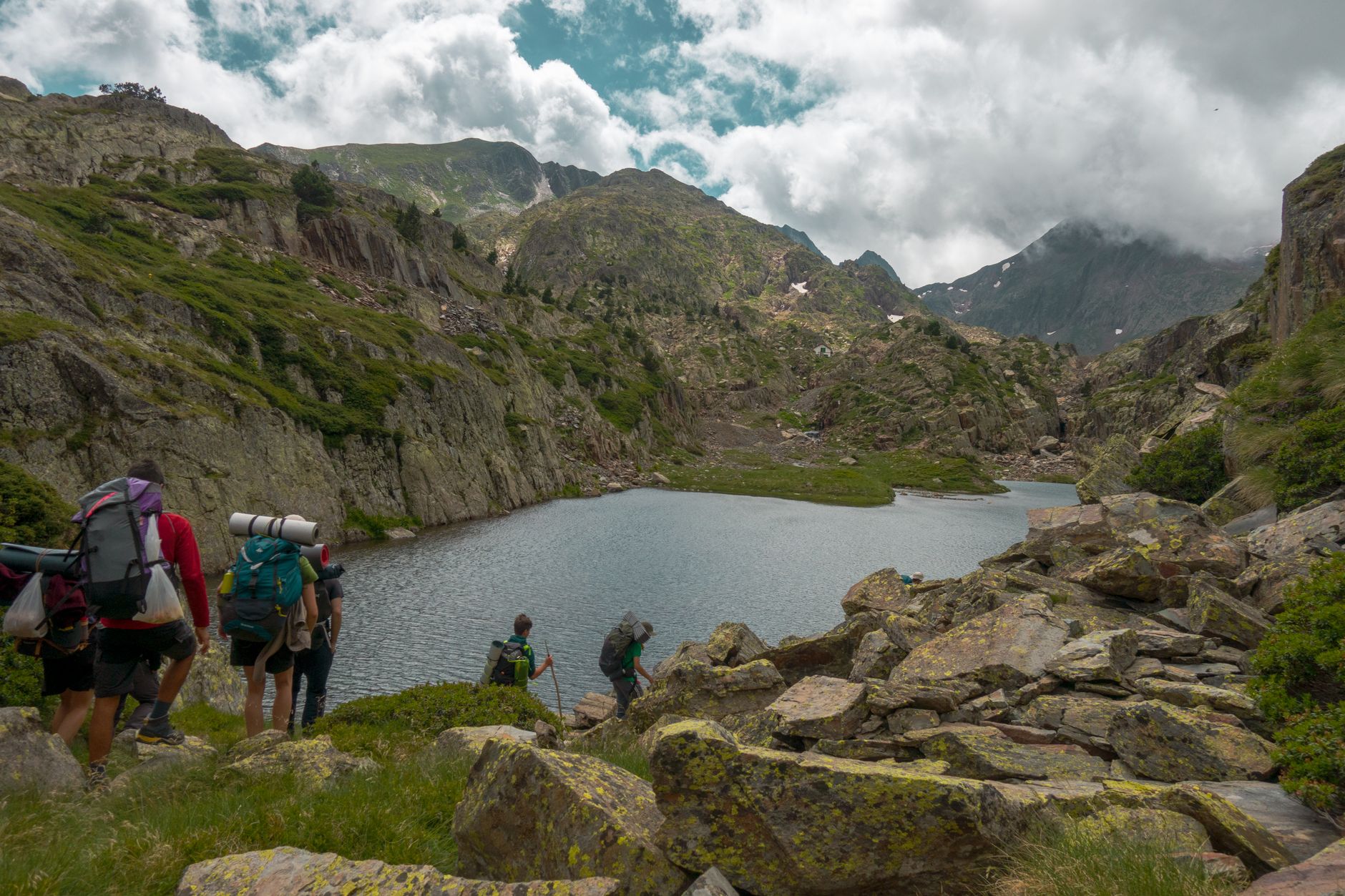La Travesía del Sendero de GR 10 en los Pirineos: Guía de Expedición y Senderismo por la Columna Vertebral de Francia
