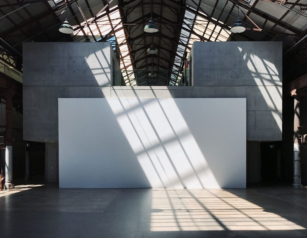 El latido del vidrio fundido: varilla, soplete y memoria en los estudios de arte de Bornholm
