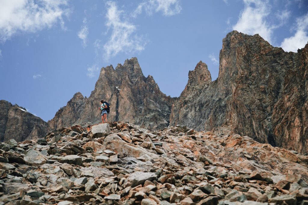 La Travesía del Sentero de John Muir en Sierra Nevada: Guía de Expedición y Senderismo por la Cresta Granítica de California