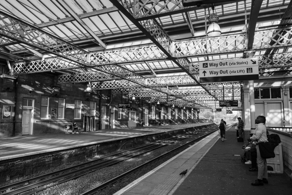 El Ferrocarril de la Línea West Highland: Ingeniería de páramos, logística escocesa y conectividad ferroviaria histórica hacia Mallaig