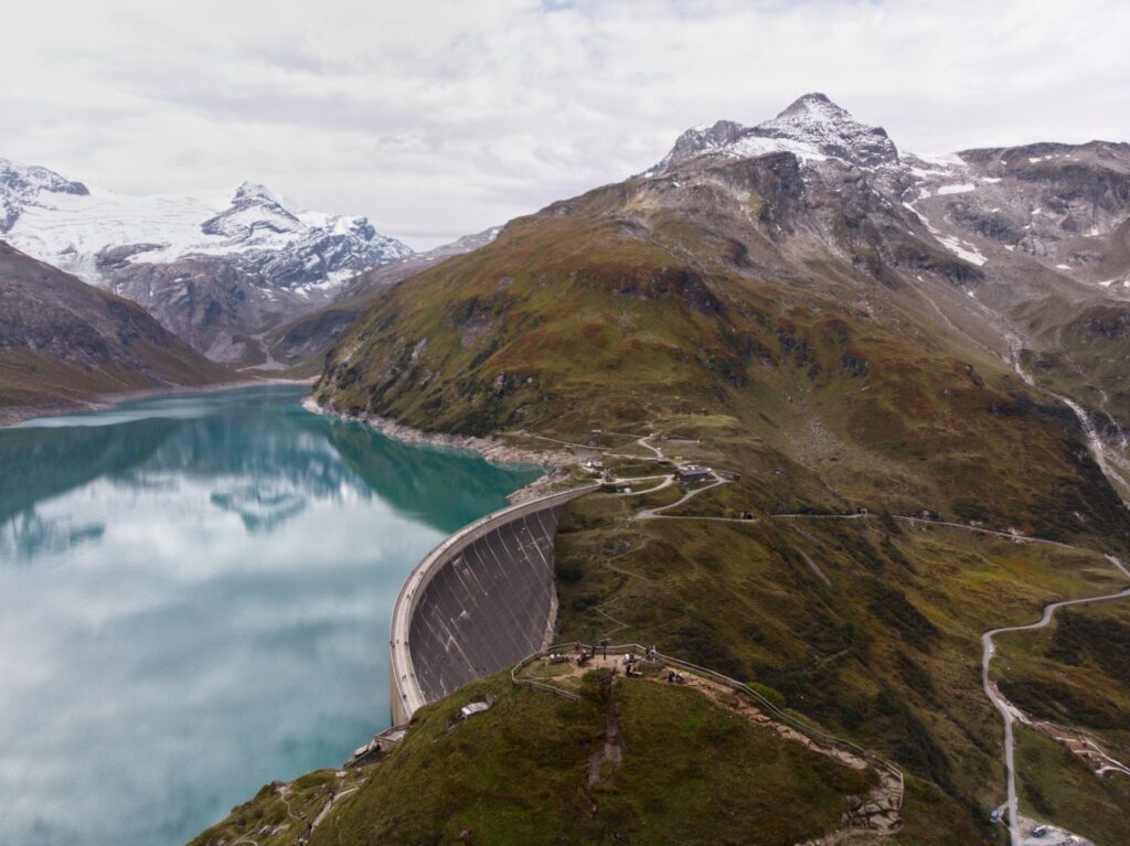 La Travesía del Sendero de Alta Ruta de los Pirineos: Guía de Expedición y Senderismo por la Cresta Fronteriza