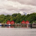 El silencio milenario del Archipiélago de Åland: arquitectura de madera roja y navegación entre escollos en el Báltico