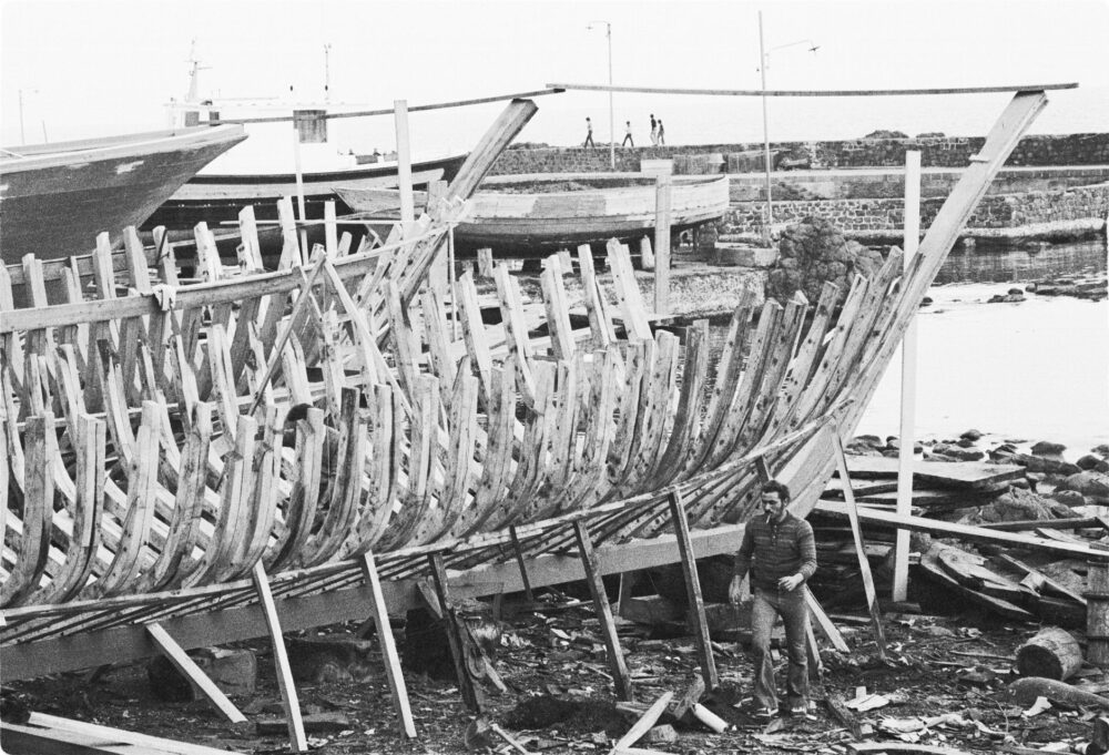 El Renacimiento de la Carpintería de Ribera: Madera, Marea y Memoria en los Astilleros de Guarnizo