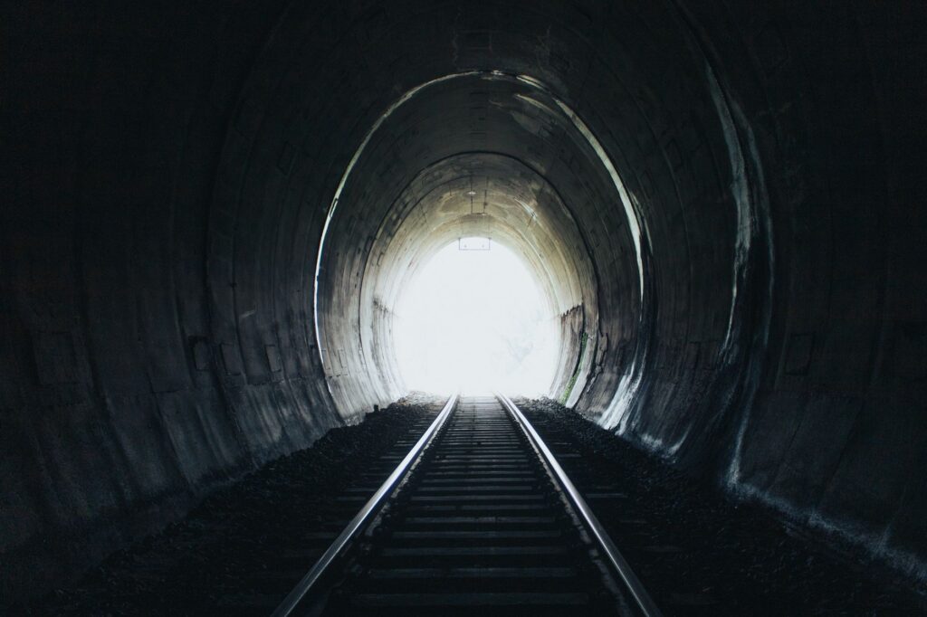 La Red Transalpina del Gotthard: Ingeniería de Alta Velocidad y el Renacimiento Ferroviario en el Corazón de Europa