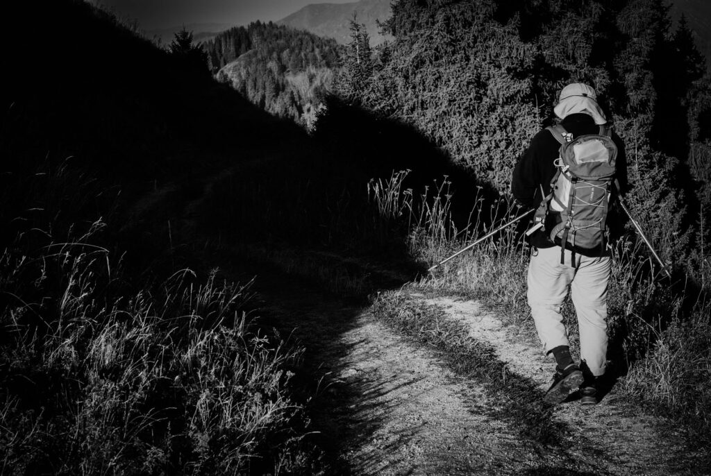 La Travesía del Sendero de Alta Ruta de los Pirineos: Guía de Expedición y Senderismo por la Cresta Fronteriza