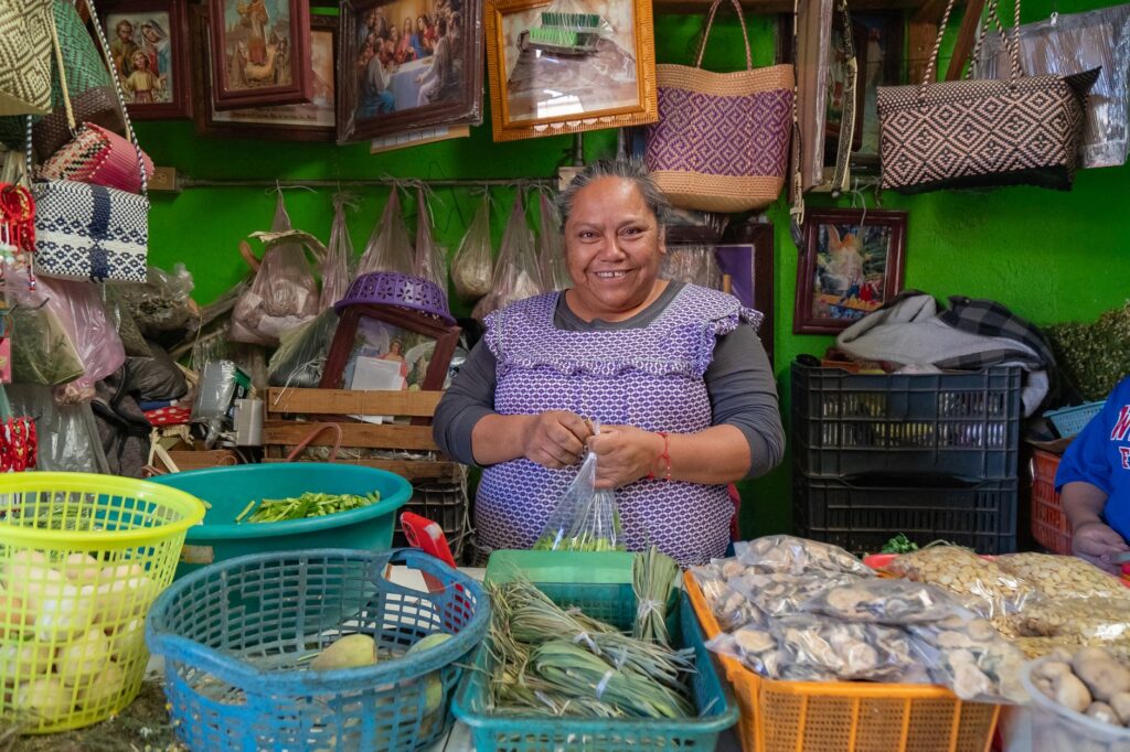 El secreto de la juncia y el cauce: la liturgia del Mercado Central de Zaragoza y los tesoros del Ebro