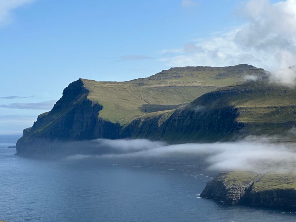 El laberinto aéreo de las islas Feroe: la compleja logística de los helicópteros de servicio público y pistas cortas en el Atlántico Norte
