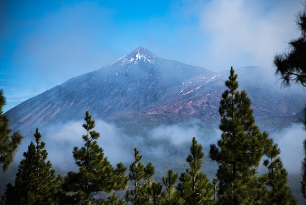 La Travesía del Sendero de GR 131 en las Islas Canarias: Guía de Expedición y Senderismo por la Espina Volcánica del Atlántico