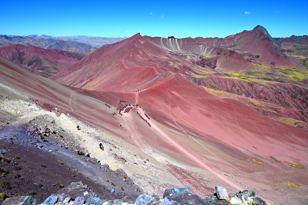 El laberinto de las lagunas andinas: cómo la movilidad comunitaria y las rutas solares transforman el transporte en el altiplano de Cuzco