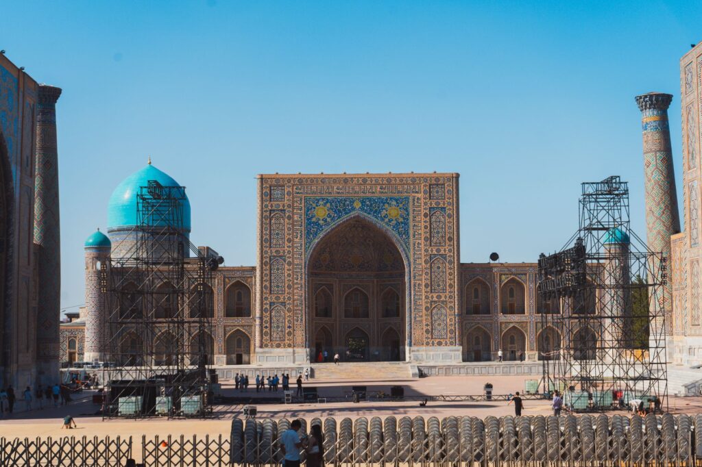Uzbekistán y el renacimiento turístico de la Ruta de la Seda en el espacio de la CEI