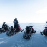 La Travesía del Glaciar Vatnajökull en Moto de Nieve: Guía de Expedición y Logística Polar por el Casquete de Hielo de Islandia