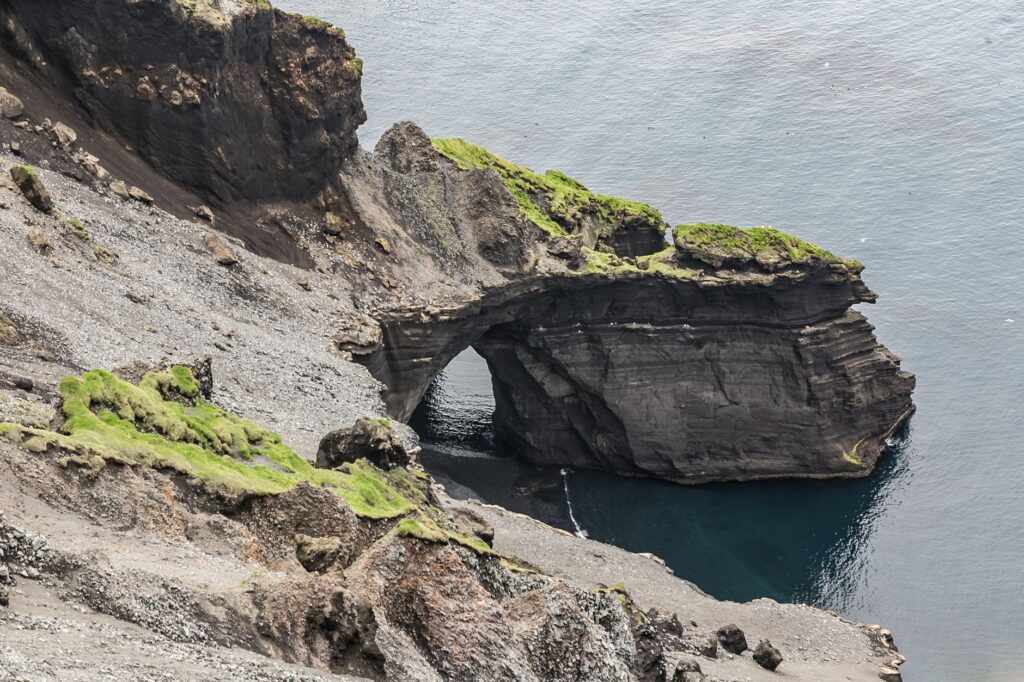 La Travesía del Archipiélago de las Azores en Velero: Guía de Navegación Oceánica y Logística Náutica por el Atlántico Medio