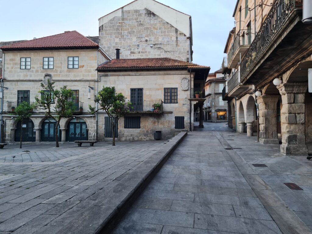 El secreto de la piedra y el claustro: la liturgia del Mercado Central de Santiago de Compostela y los tesoros de la Tierra de Santiago