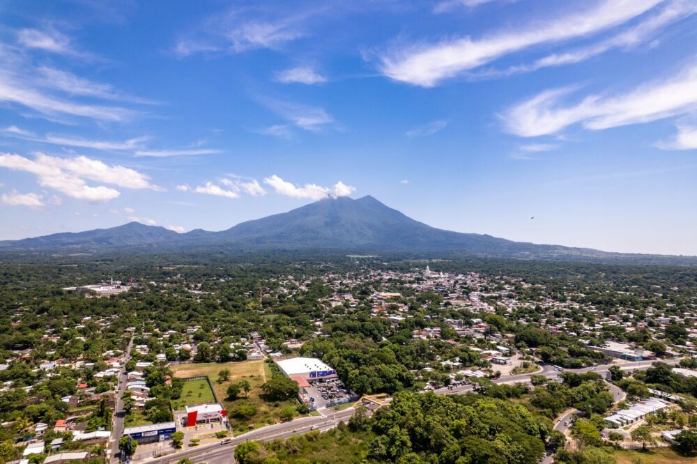 El Salvador: La nueva frontera del senderismo volcánico que seduce al mundo