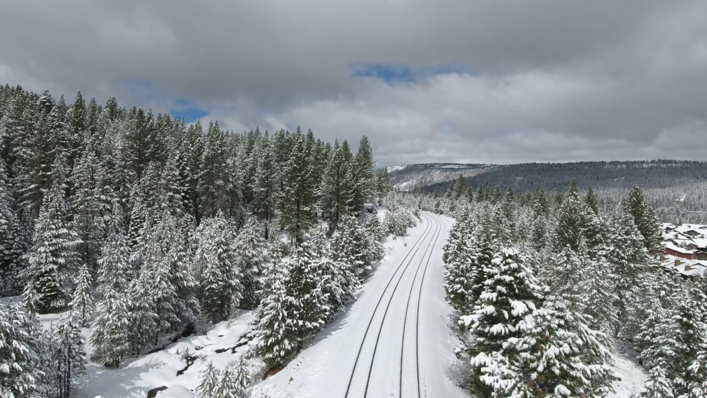 El Ferrocarril Transiberiano en su tramo oriental: Ingeniería de taiga, logística siberiana y la conectividad ferroviaria hacia Vladivostok