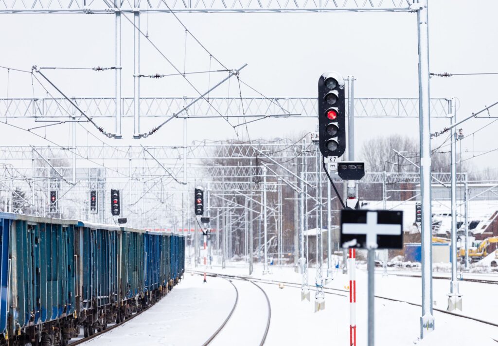 El Expreso del Ártico: Ingeniería de túneles, logística de fiordos y la conectividad ferroviaria hacia el norte de Suecia