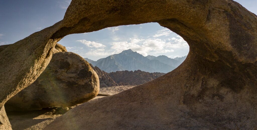 La Travesía del Sendero de John Muir en California: Guía de Expedición y Senderismo por la Cresta Granítica de Sierra Nevada