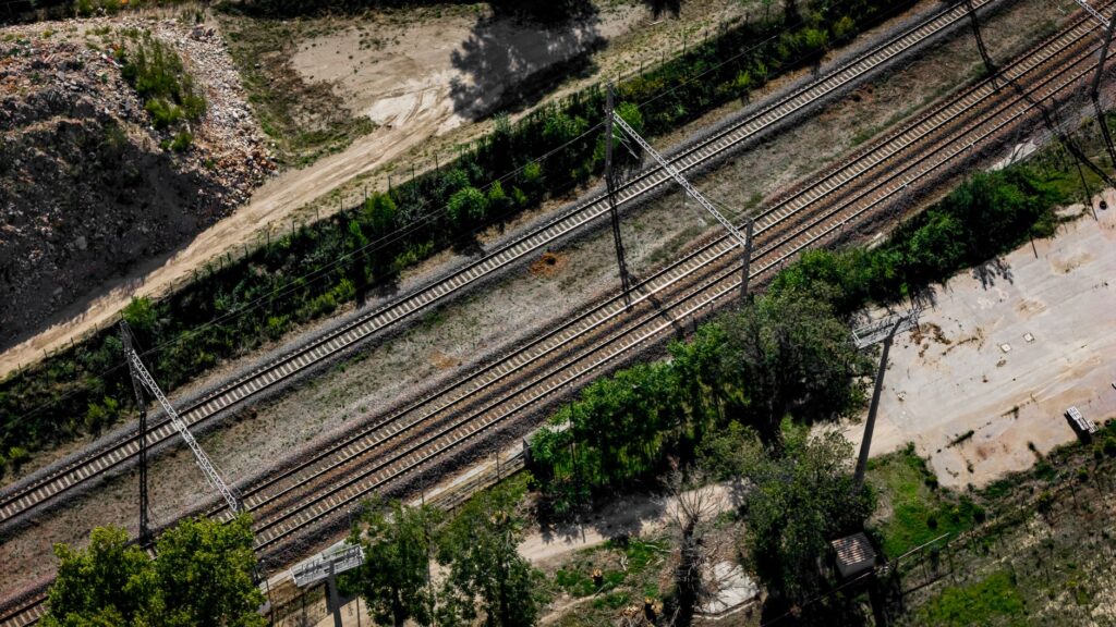 El Ferrocarril del Valle del Ródano: Ingeniería fluvial, logística alpina y la conectividad ferroviaria hacia el Mediterráneo