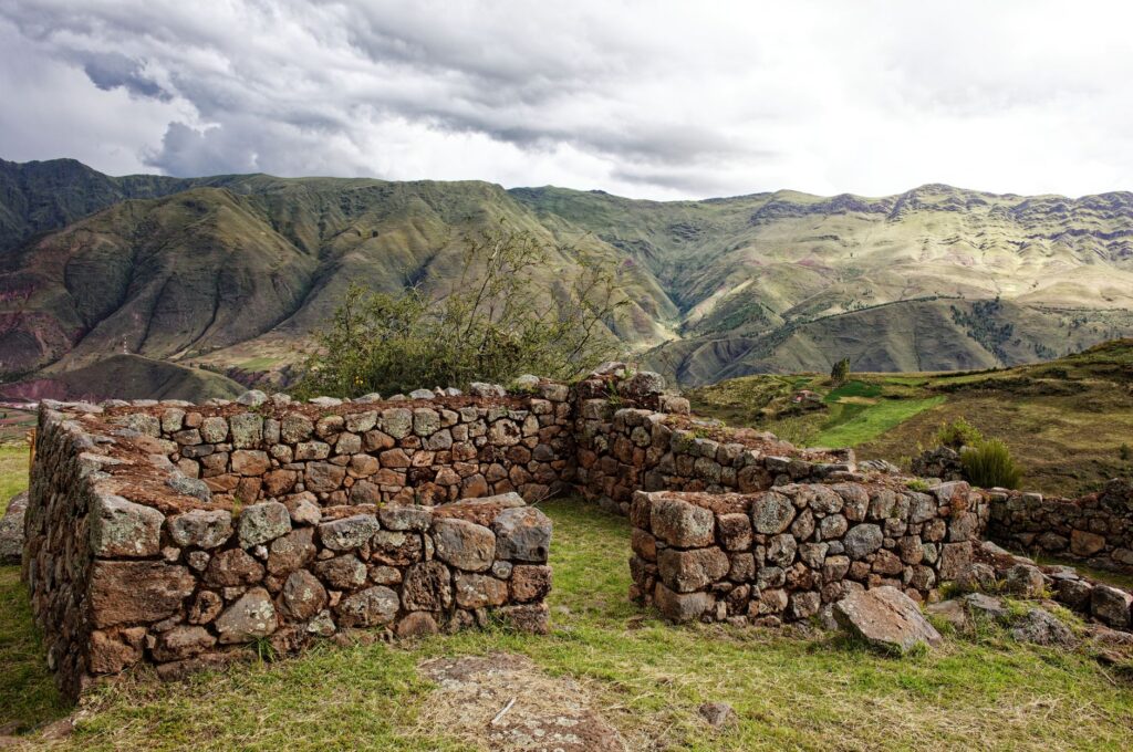 El secreto del grano andino y el viento: la liturgia del maíz morado y la cocina de altura en los valles del Urubamba